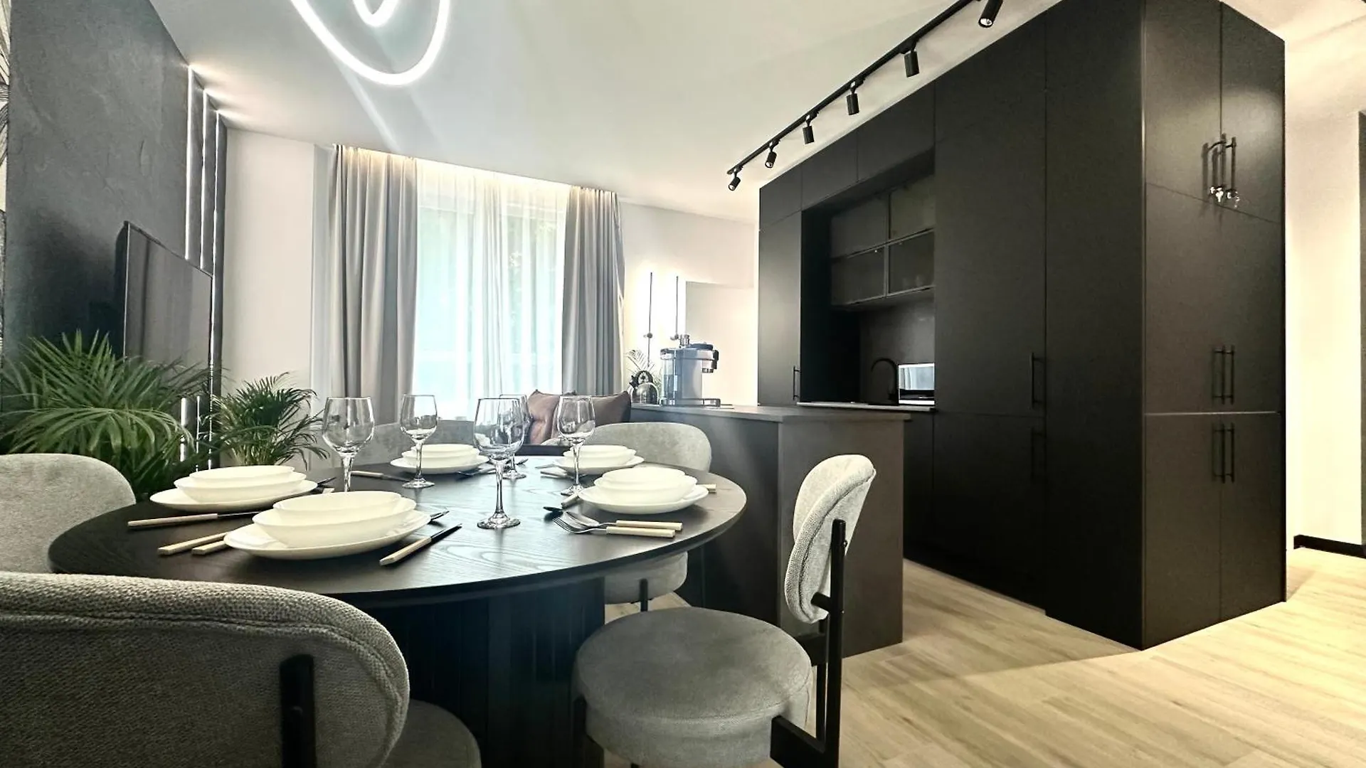 Szewska Apartment ~ 200M Main Square ~ Self Check-In 20H Wroclaw 0*,  Poland