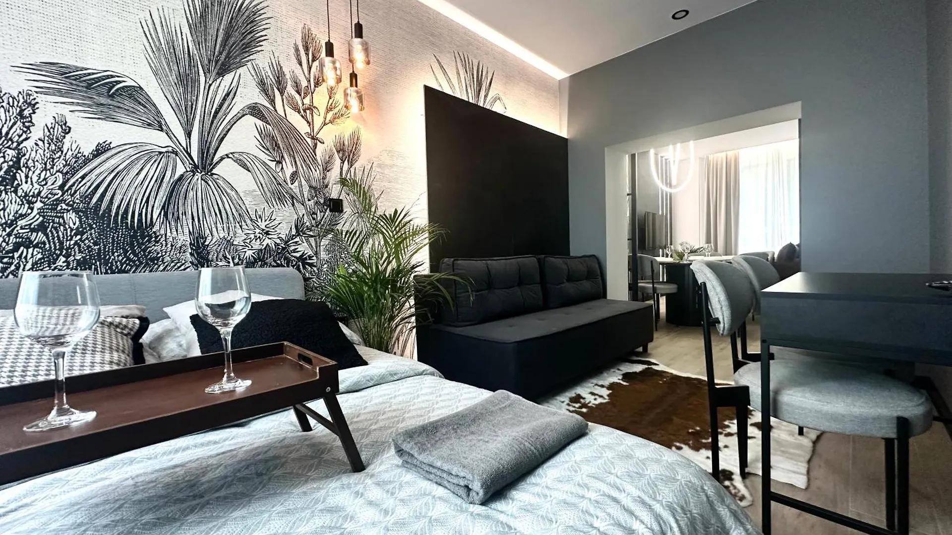 Szewska Apartment ~ 200M Main Square ~ Self Check-In 20H Wroclaw